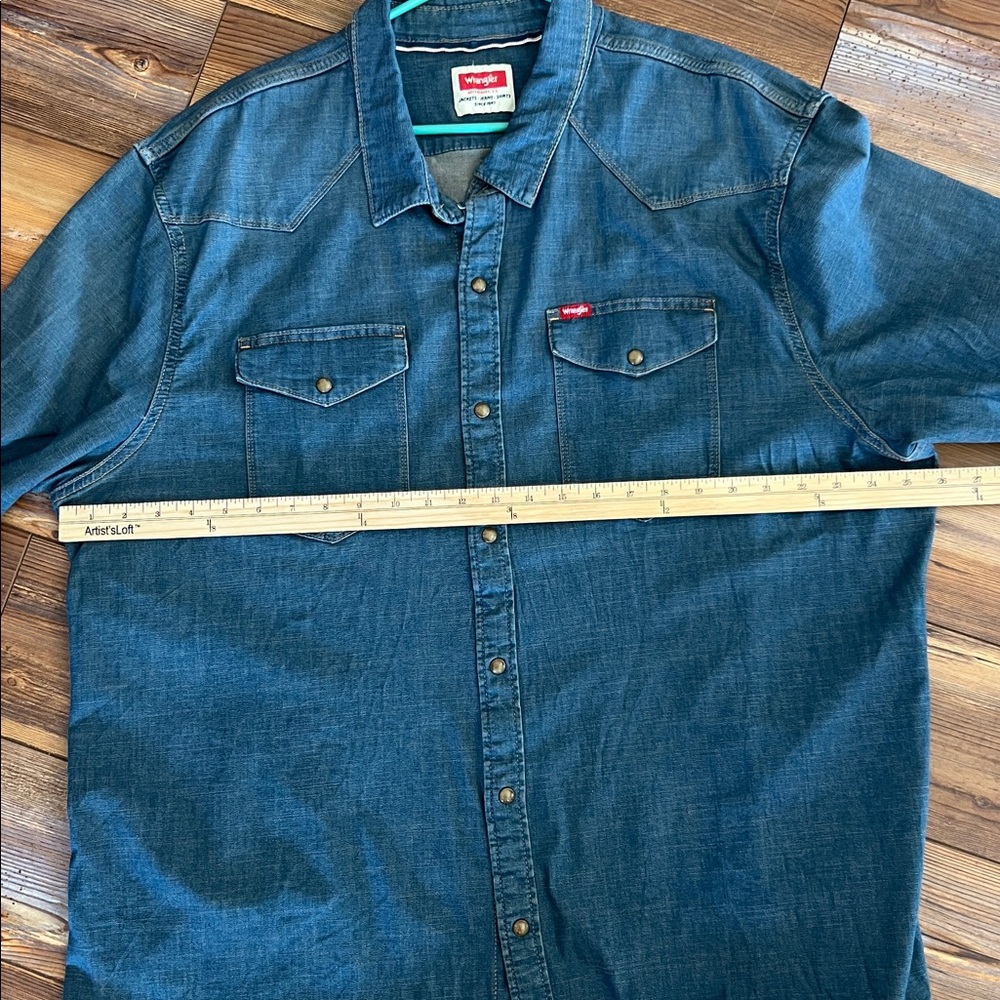 Levi's Classic Snap Button Down Indigo Denim Shir… - image 5